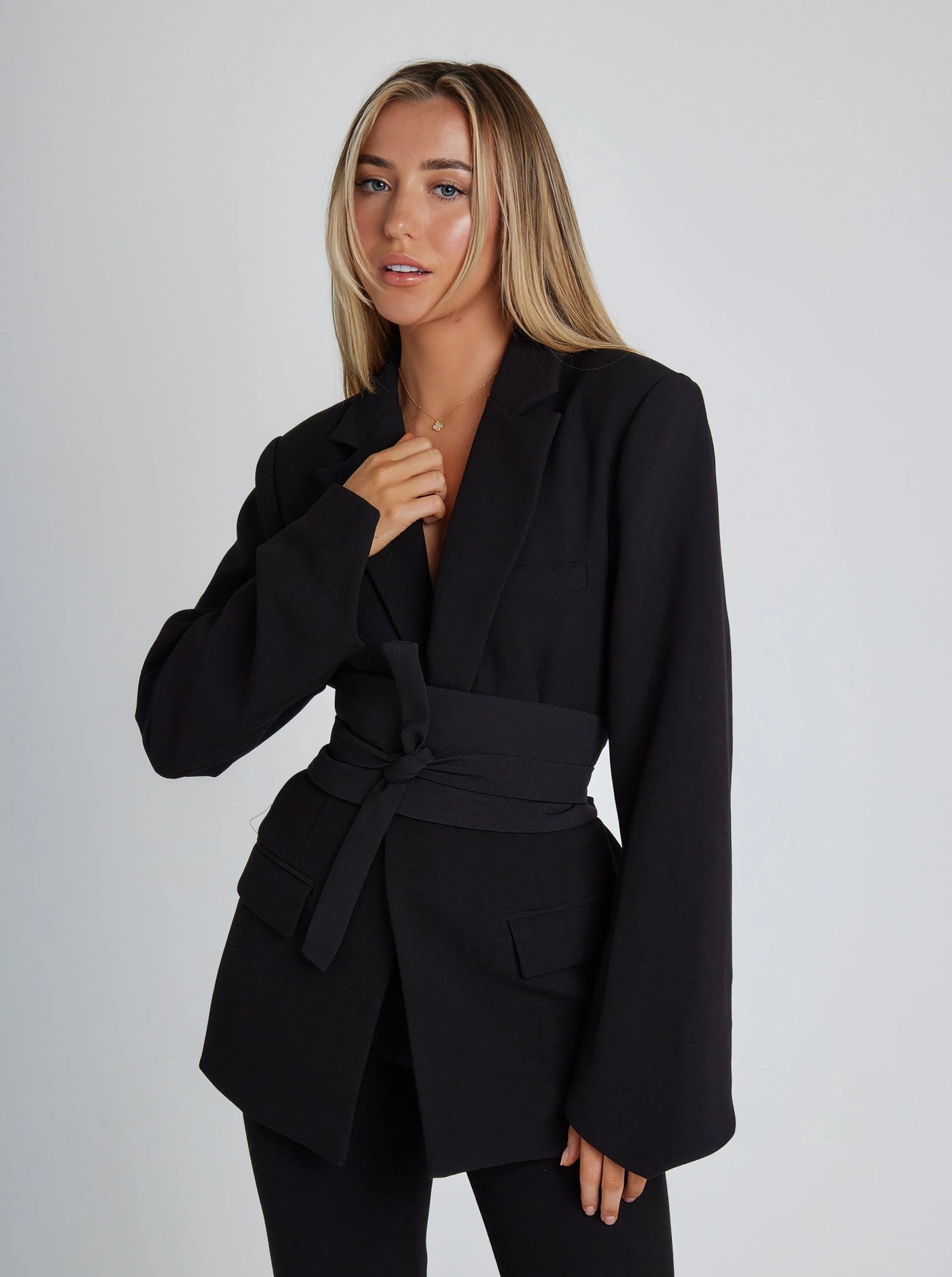 LIORA™ | Blazer avec Ceinture