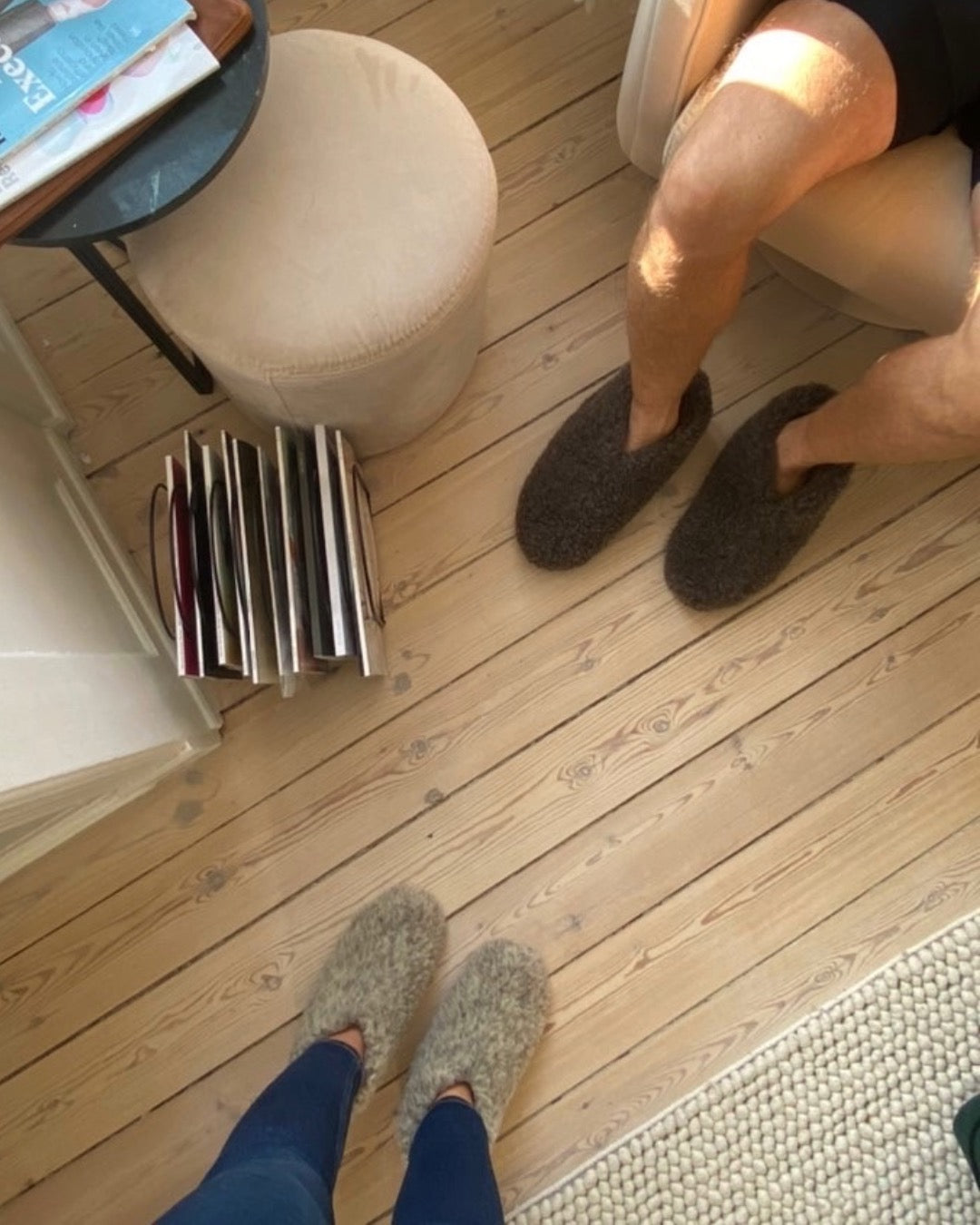 Chaussons en laine – Gris foncé / brun (modèle bas)