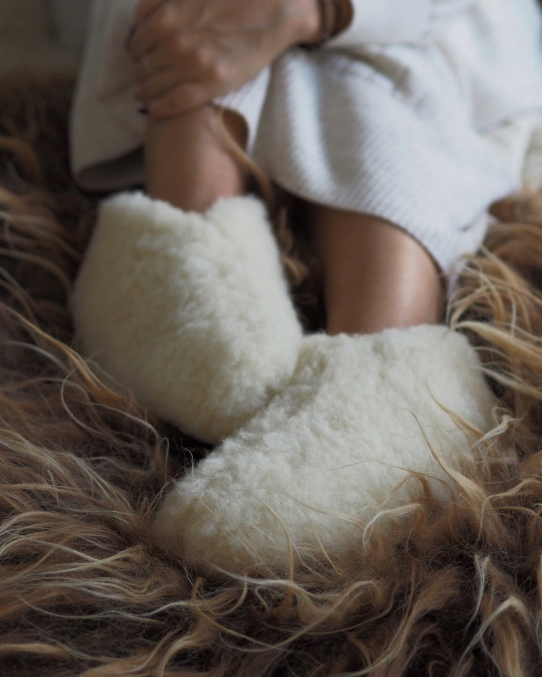 Pantoufles en laine – blanches (Modèle bas)