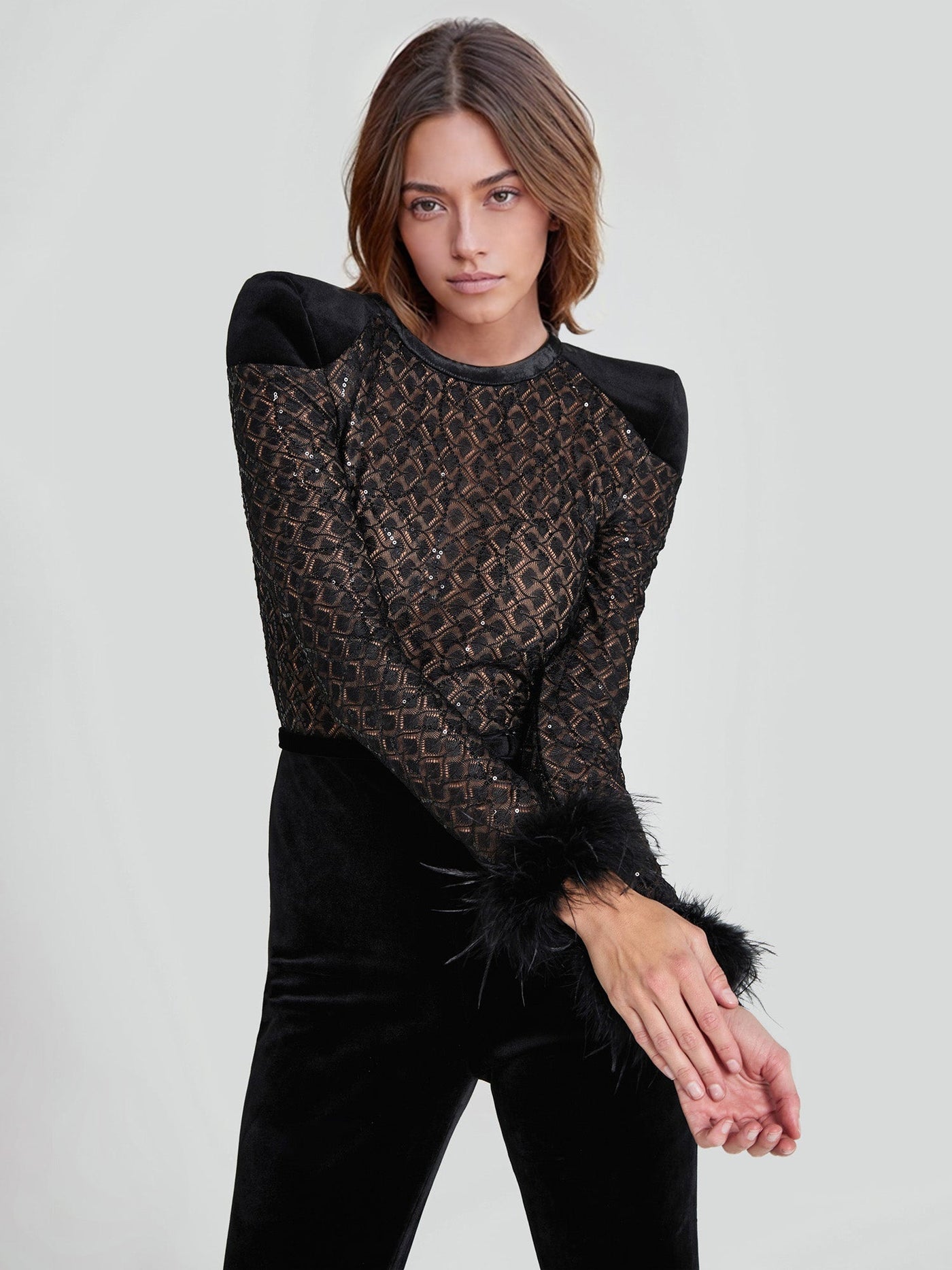 LIORA™ | Combinaison Évasée en Dentelle et Paillettes