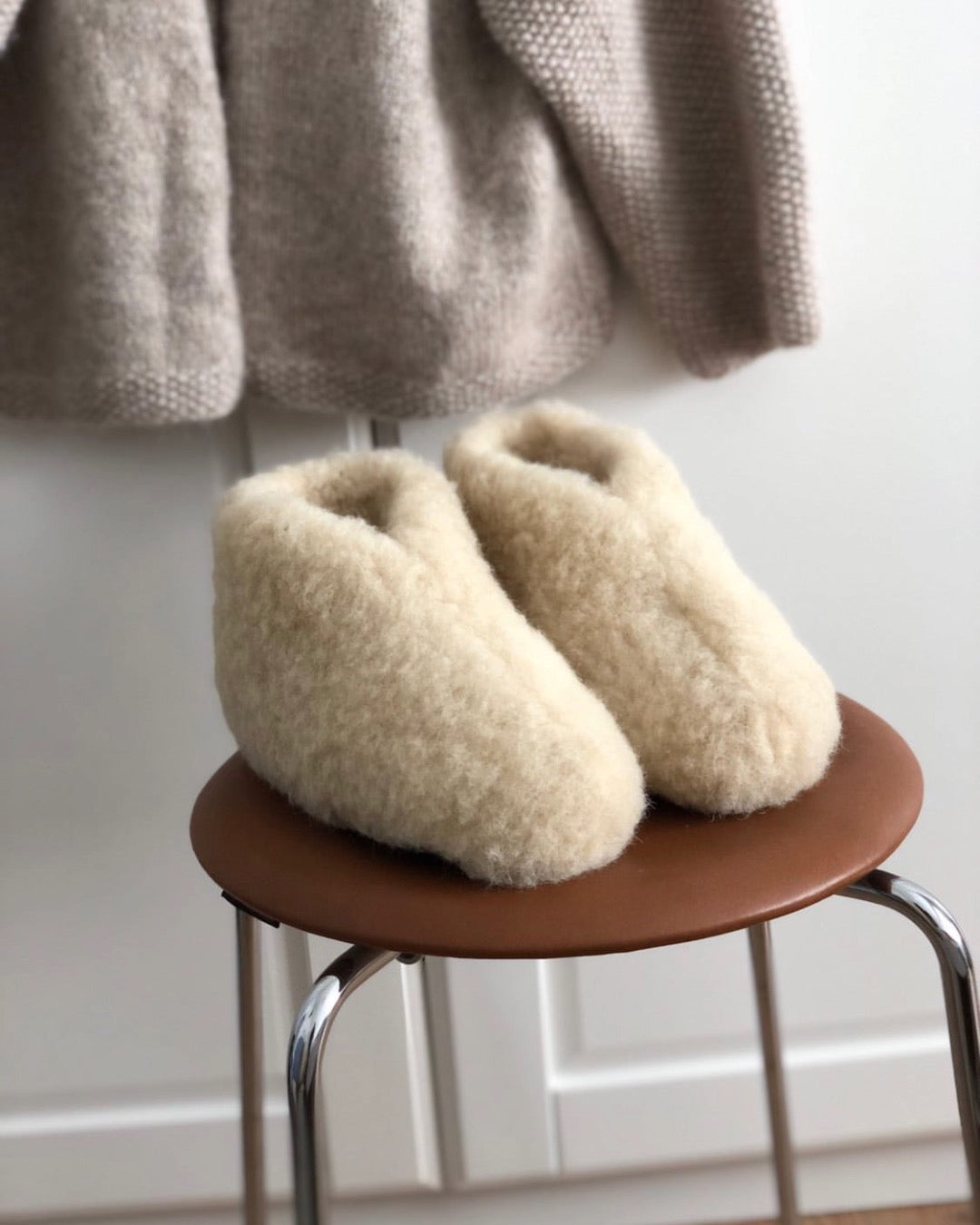 Pantoufles en laine – blanches (Modèle bas)