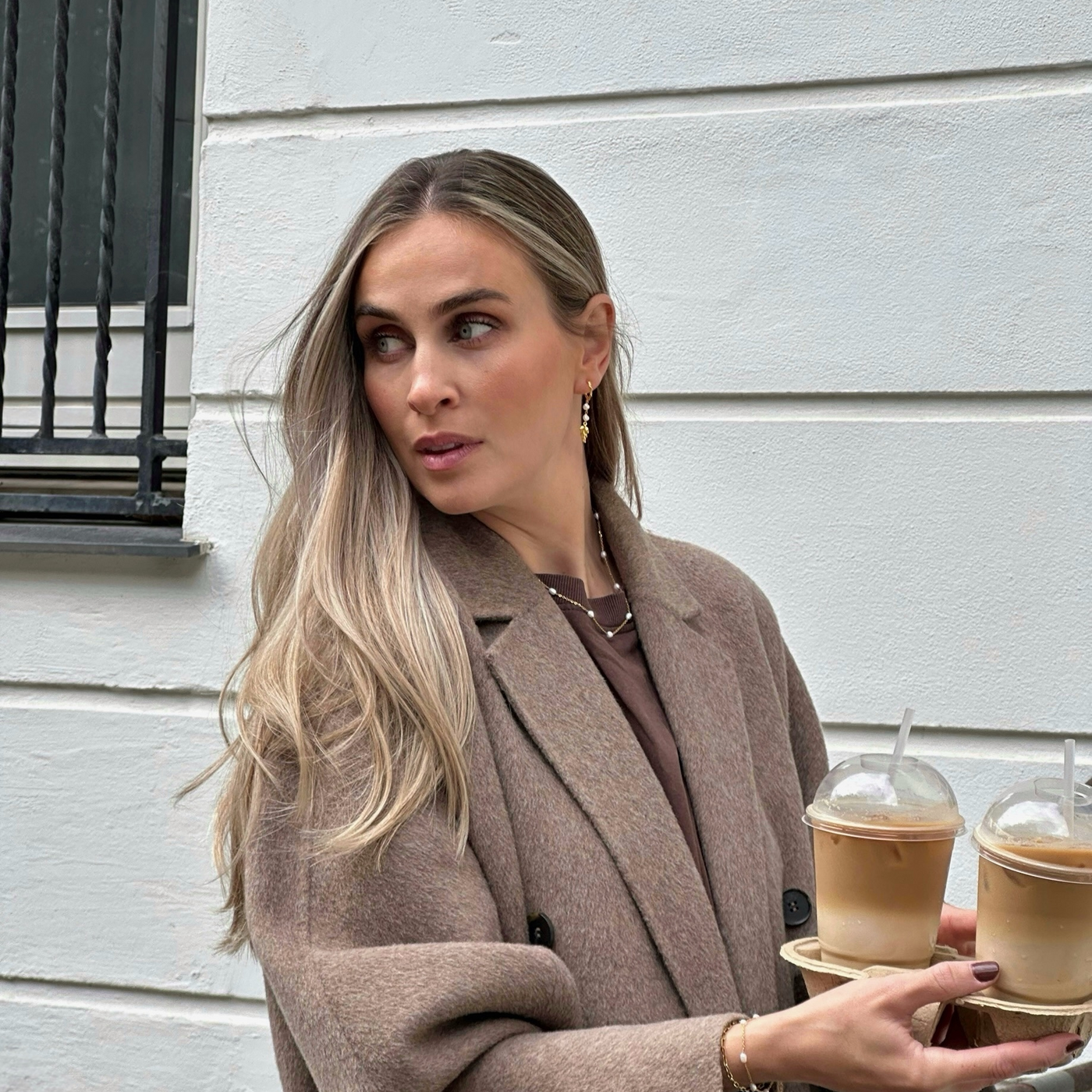 Boucles d’oreilles pendantes avec perles, dorées à l’or fin