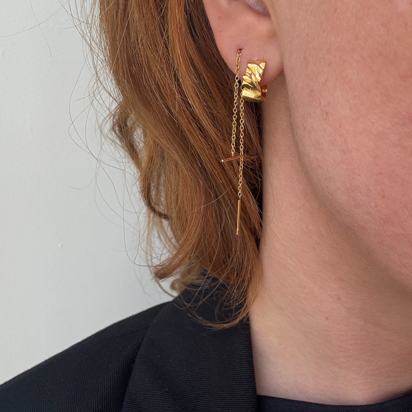 Créoles Wave Twist 12 mm – Finition dorée