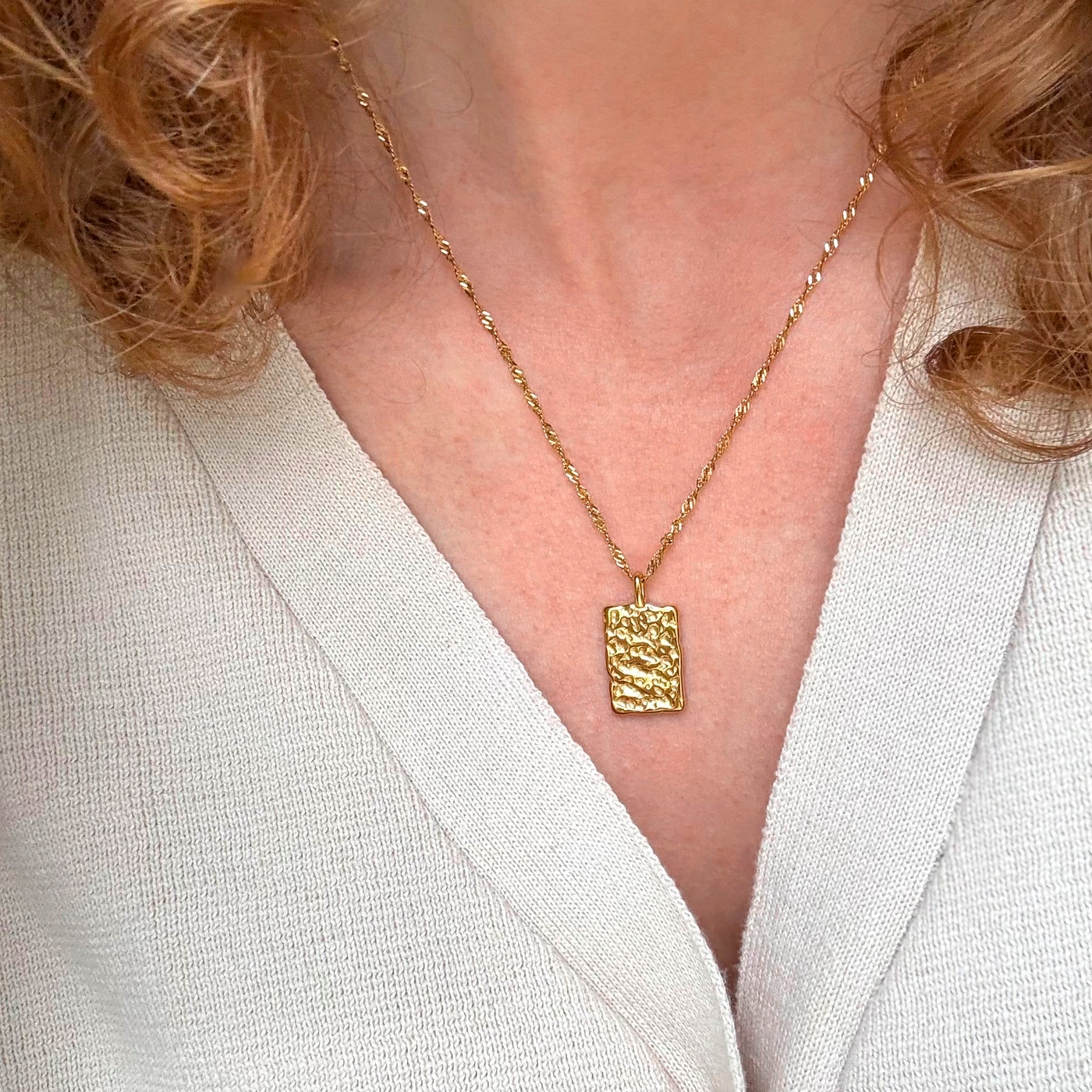 Collier Martelé – Finition dorée