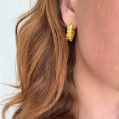 Créoles Magma Rock – Finition dorée