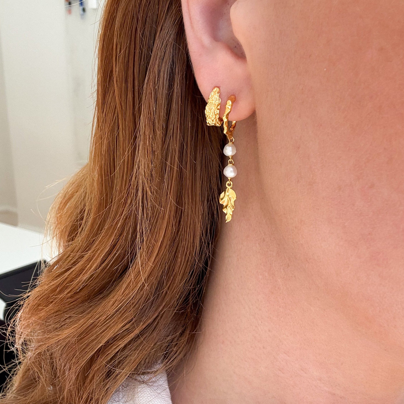 Boucles d’oreilles pendantes avec perles, dorées à l’or fin