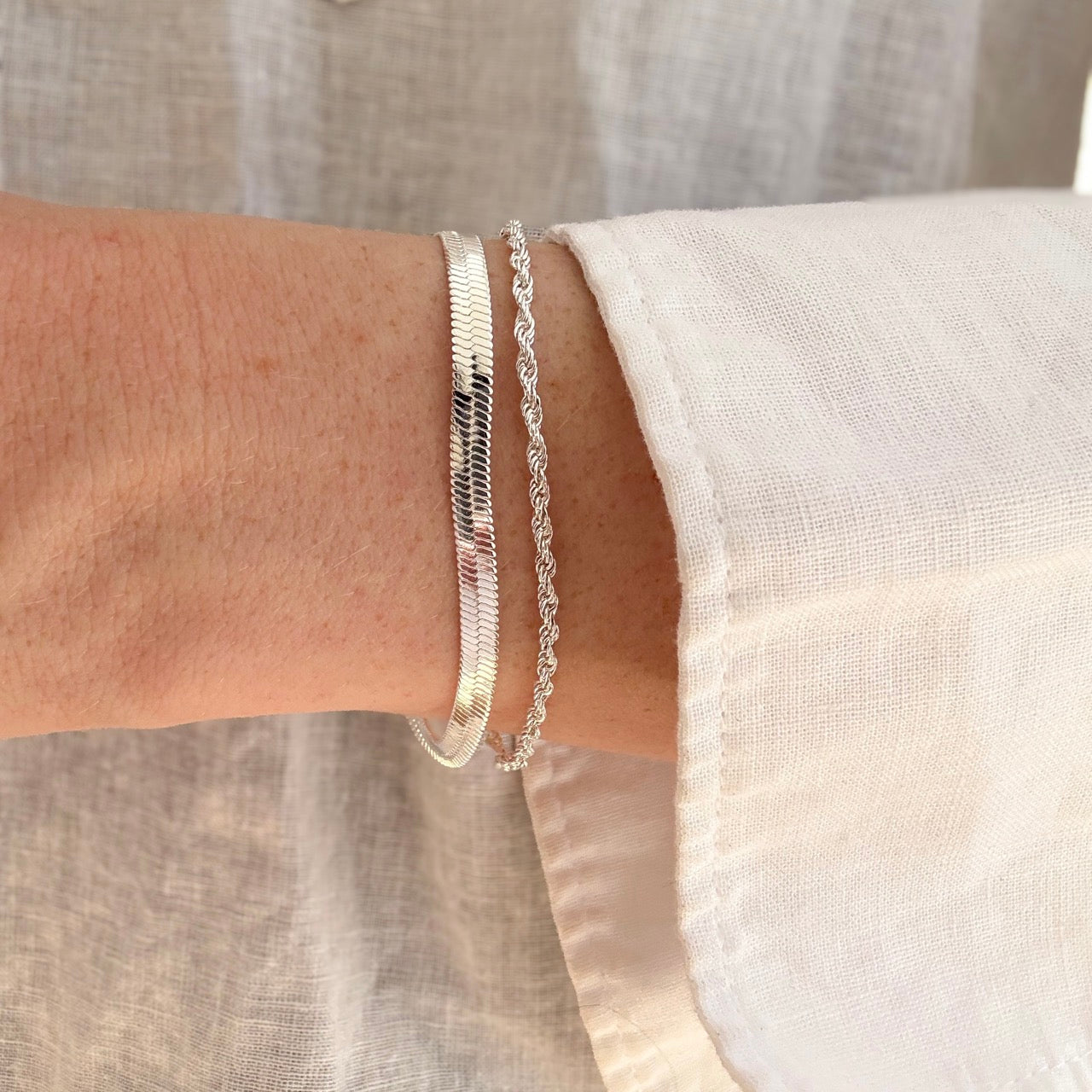 Bracelet Serpent Plat 4 mm – Finition argentée