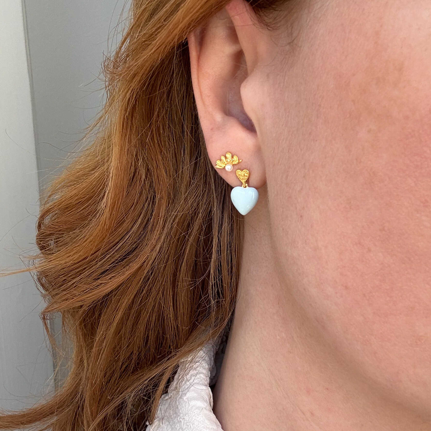 Puces d’oreilles Cœur Bleu – Dorées