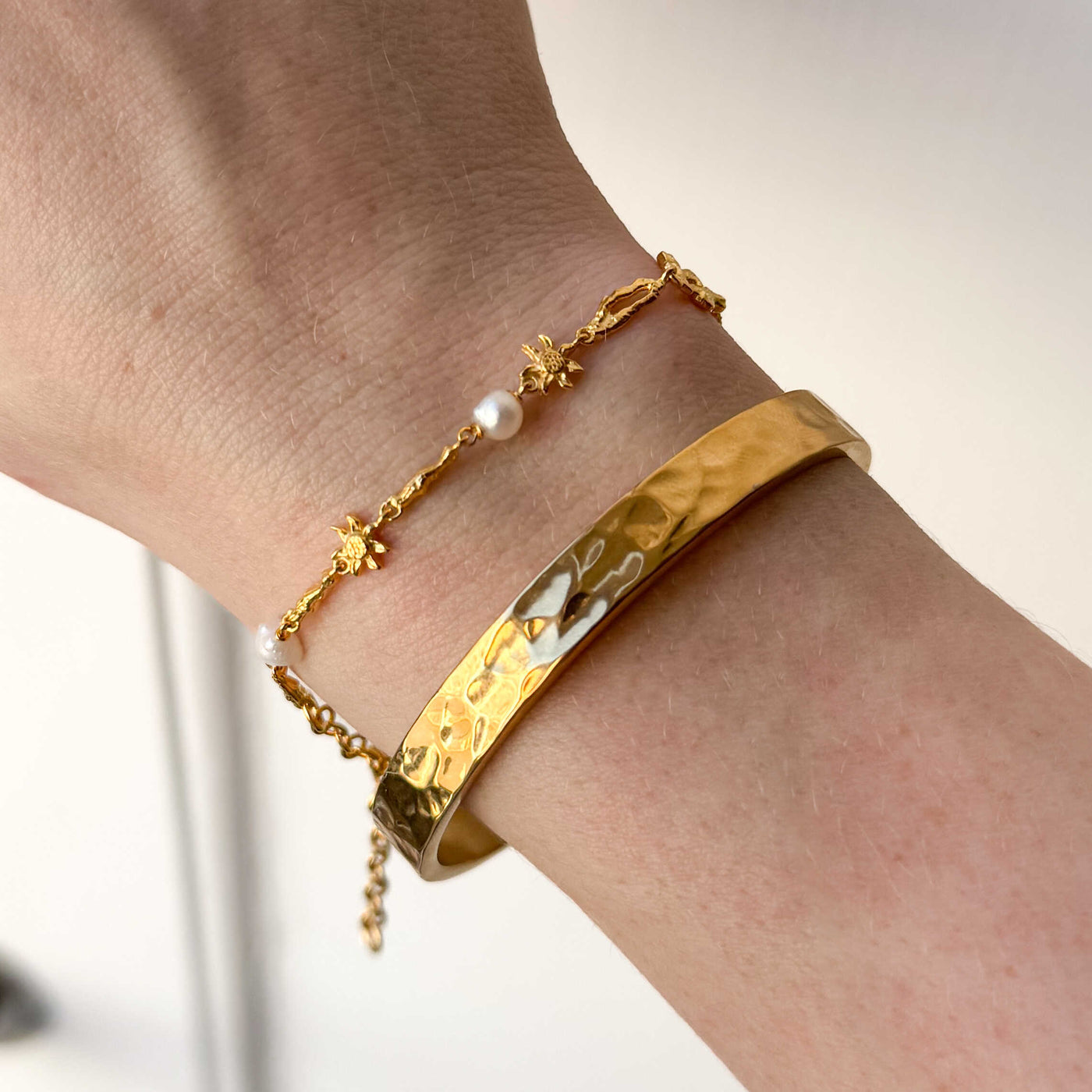 Bracelet Solis avec perles, finition couleur or