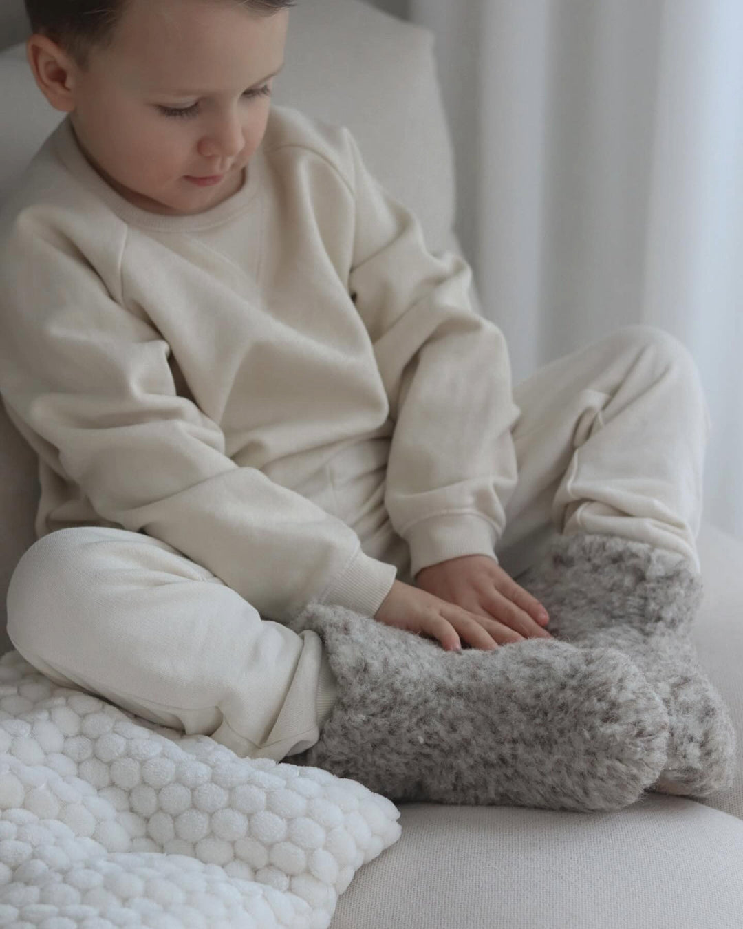 Chaussons en laine pour enfants – Gris clair (modèle haut)
